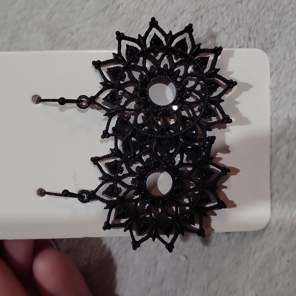 Black Filigree Burst Earrings